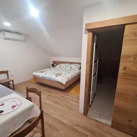 Turisticno - Izletniska Kmetija Zerjav مزرعة للإقامة