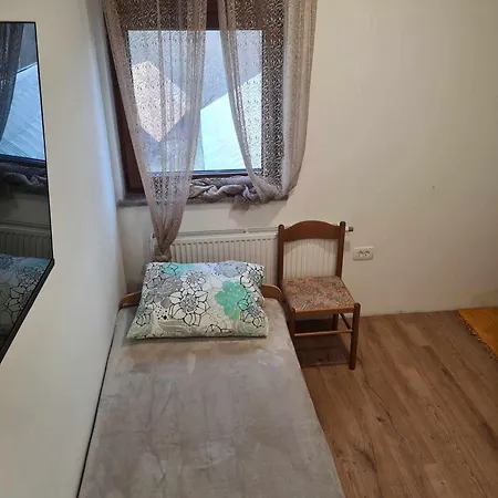 مزرعة للإقامة Turisticno - Izletniska Kmetija Zerjav Brežice