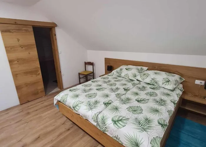 Turisticno - Izletniska Kmetija Zerjav مزرعة للإقامة